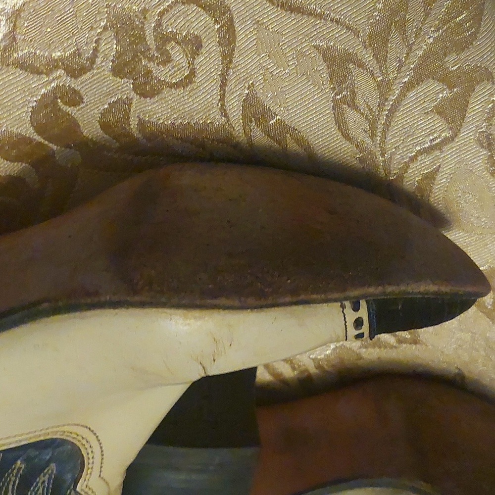 Justin Boots - Picture 6 of 8